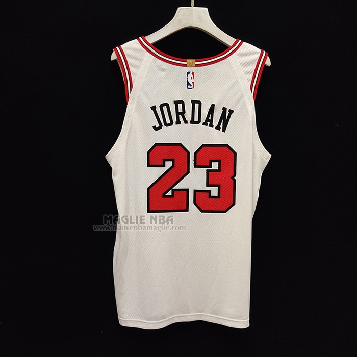 Maglia
 Michael Jordan NO 23 Chicago Bulls Association Autentico
 Bianco
